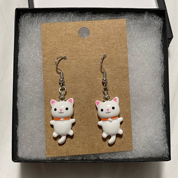 Acrylic White Cat Earrings with Silver Accents - Picture 3 of 4